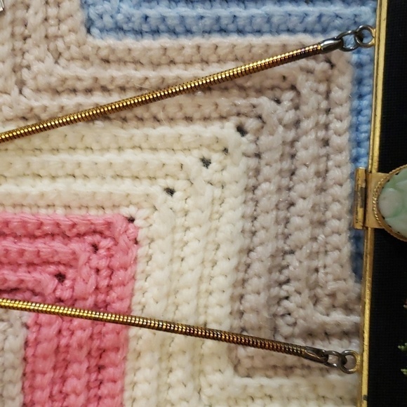 Beautiful vintage hand stitch mini purse - Picture 11 of 15